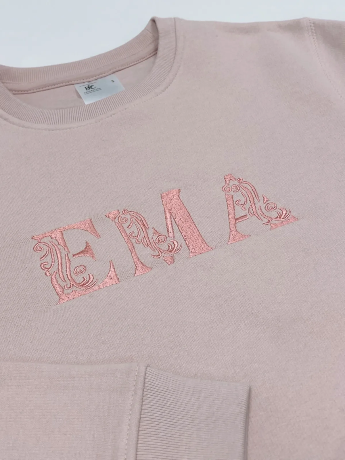 Naiste pusa tikandiga "EMA" ja laste nimedega - Pilt 3