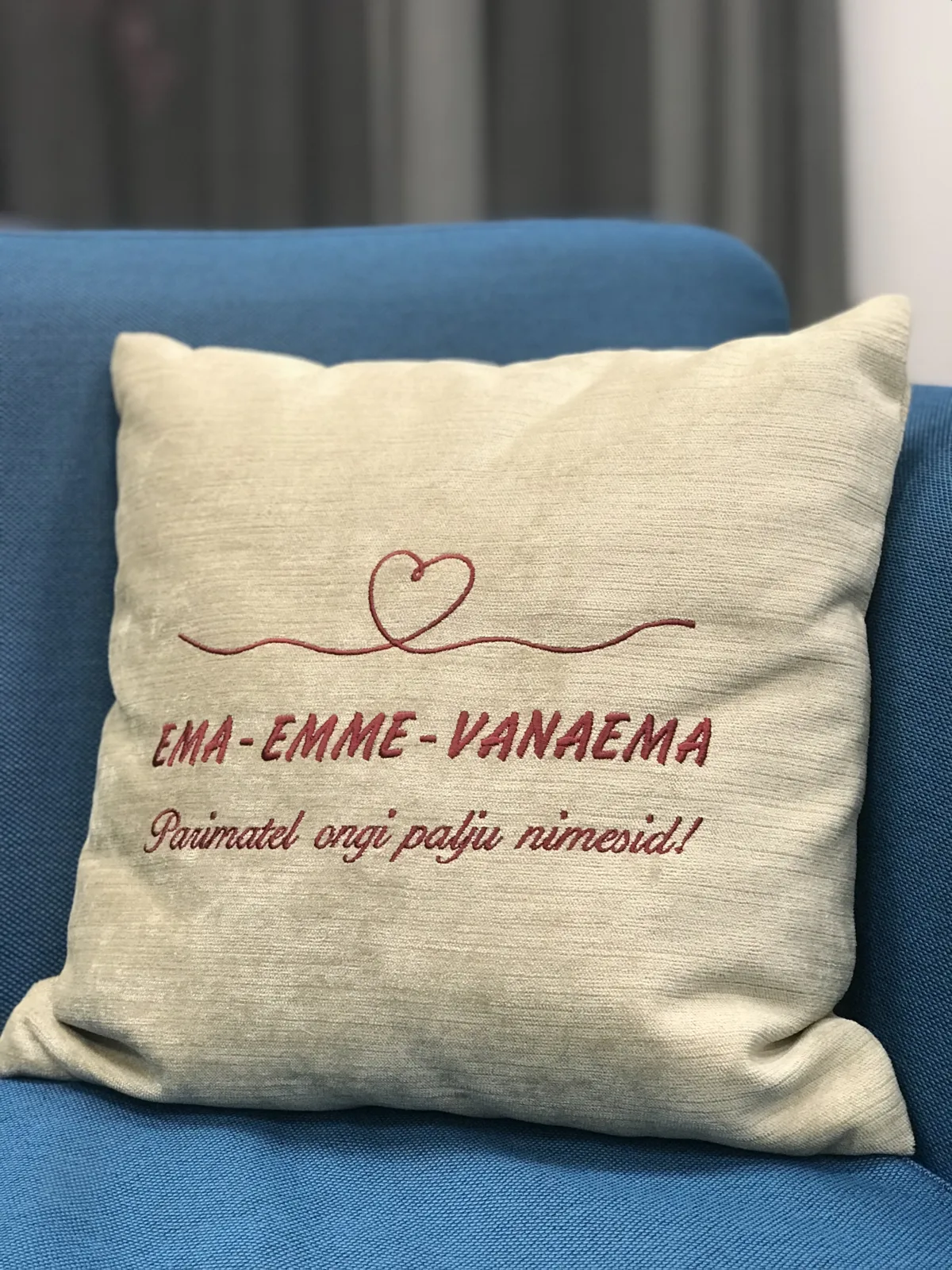 Dekoratiivpadi "Ema-emme-vanaema"